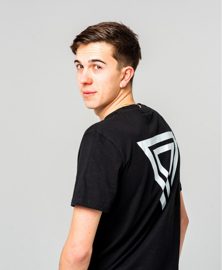 Camiseta Negra Triángulo Principality | Tienda Online